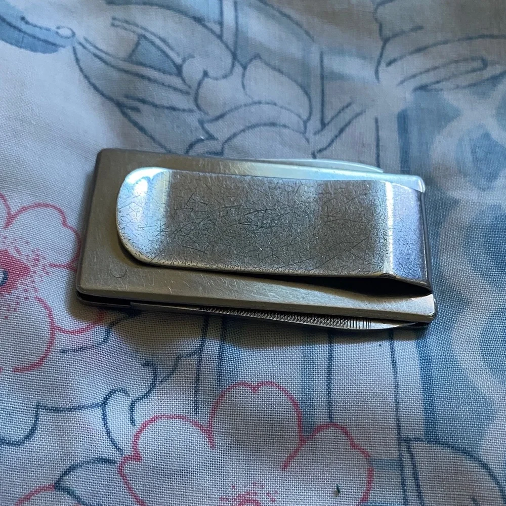 Vintage Metal Advertising Cash Clip- Pete's Wayside Inn - Silver Tone